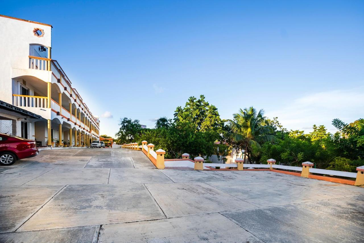 Capital O Oxtankah Calderitas Exterior foto